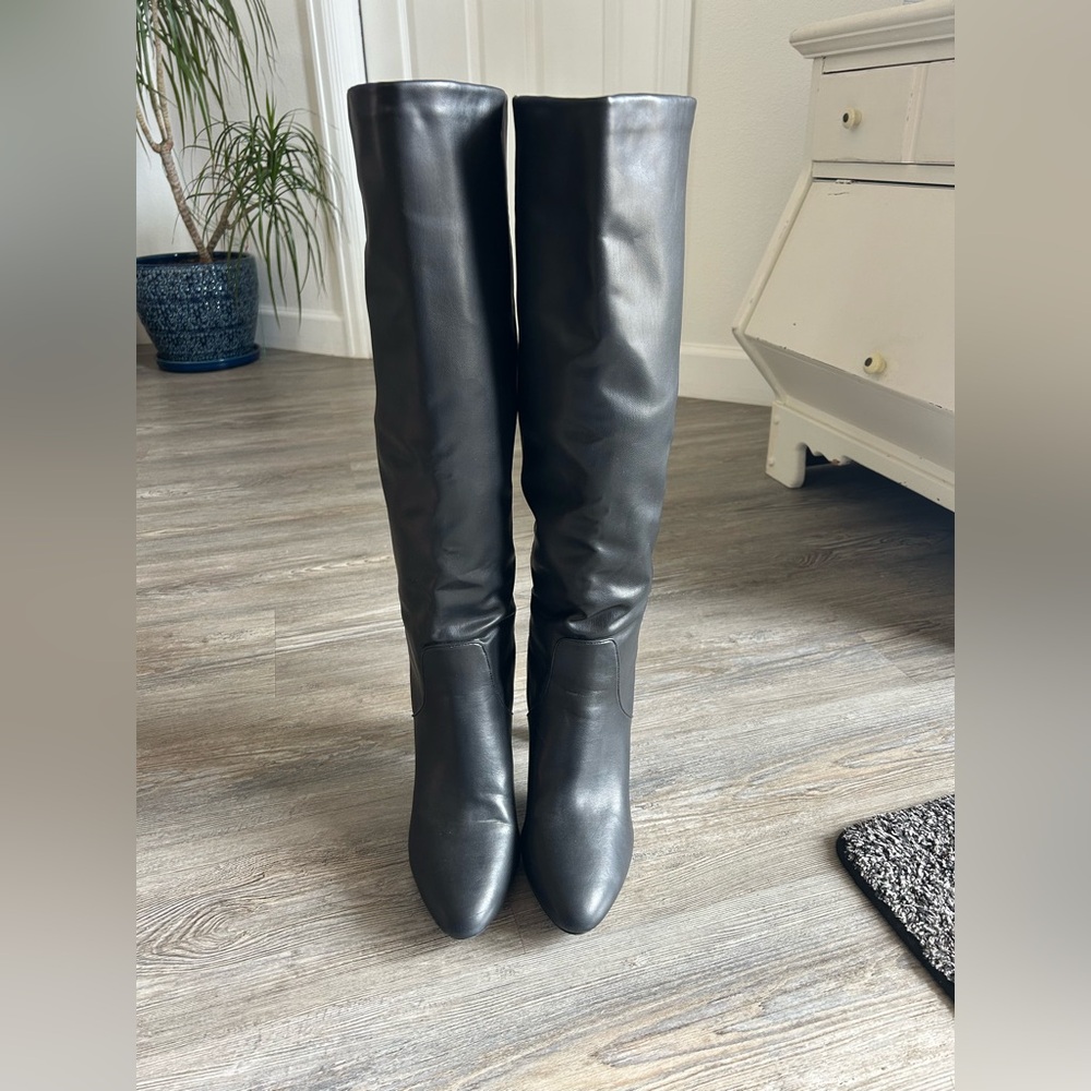 UNISA BOOTS WOMENS SZ 10 BLACK KNEE HIGH 4” HEELS SLEEK SEXY SOPHISTICATED